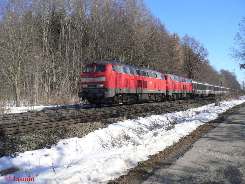 Zwei 218er vor dem EC nach Zrich. 28.02.09 bei Geltendorf.
