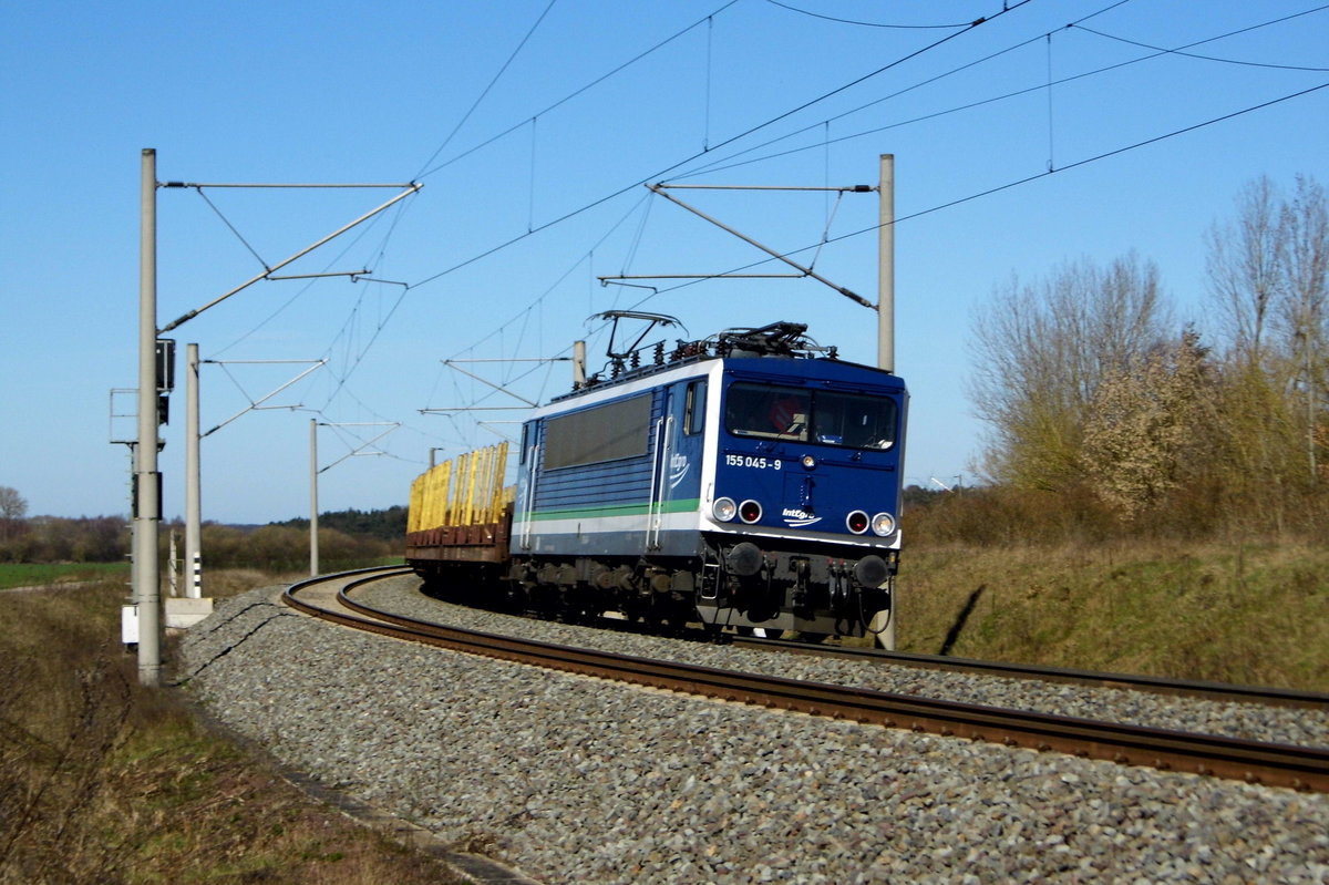 Am 01.04.2016 kam die 155 045-9 von der IntEgro (Press) aus Richtung Borstel und fuhr weiter in Richtung Stendal .