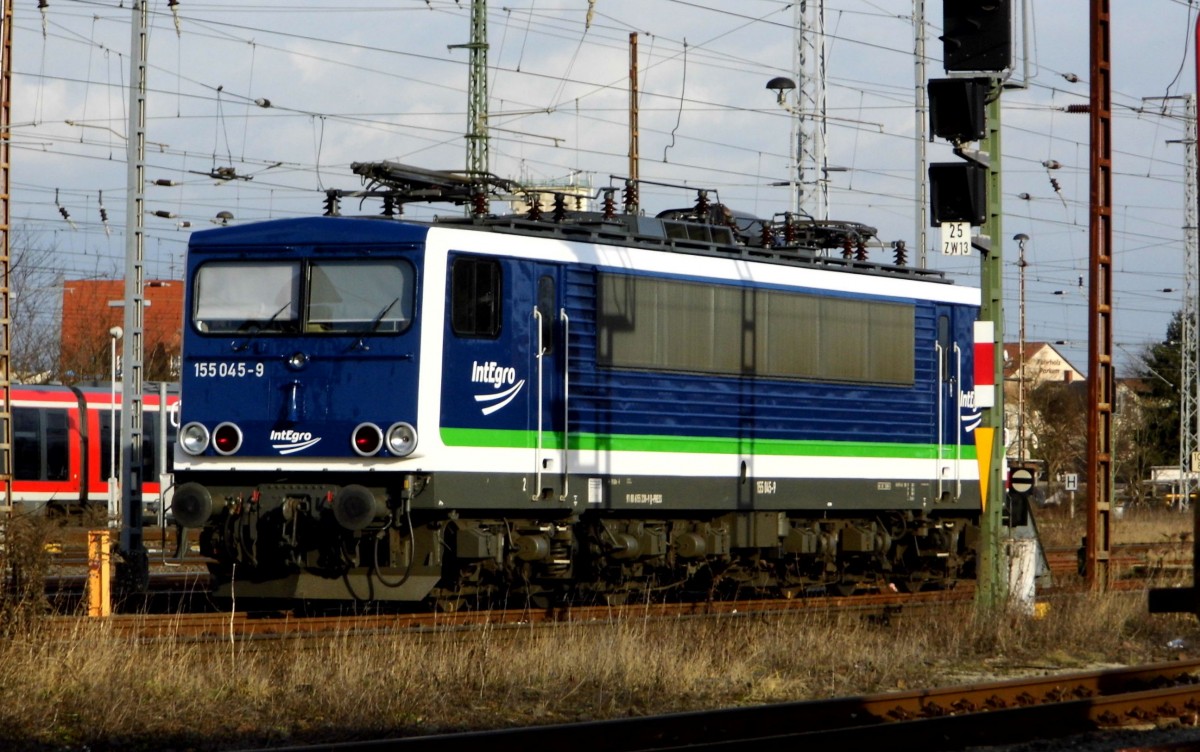 Am 03.02.2016 war die 155 045-9 In IntEgro  Lackierung   in Stendal abgestellt .