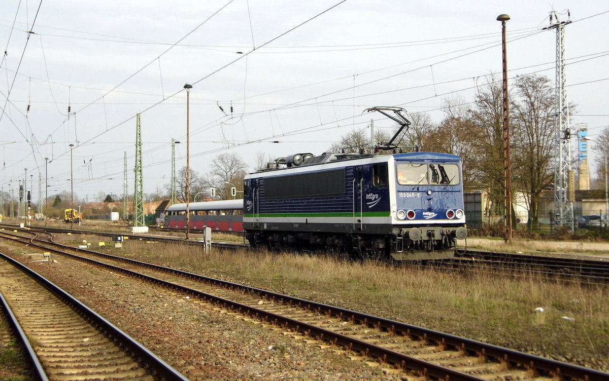 Am 03.04.2016 Rangierfahrt von der   155 045-9 von der IntEgro (Press)  in Stendal .