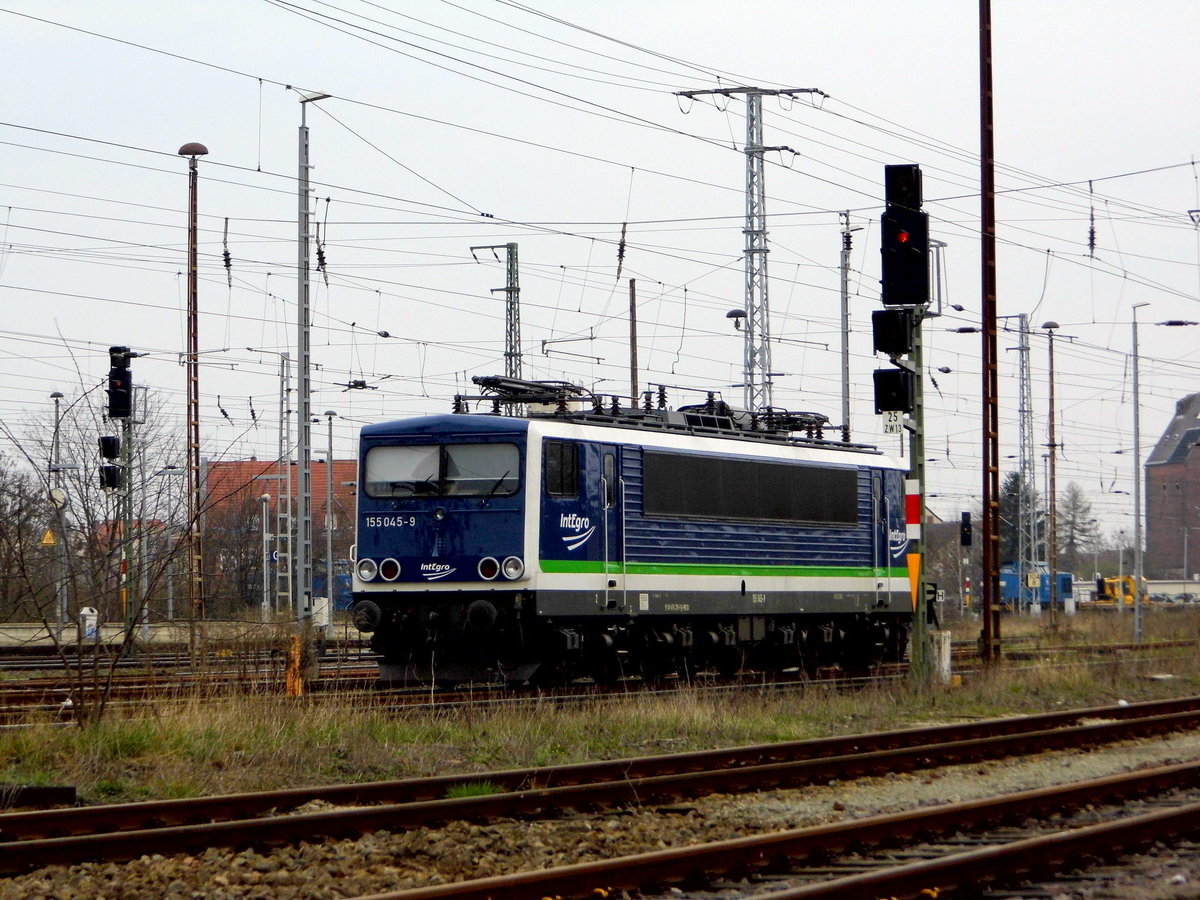 Am 05.04.2016 waren die 155 045-9 von der IntEgro (Press)  und die 246 049-2 und die 204 016-0 und 204 013-3 von der Press in Stendal abgestellt .