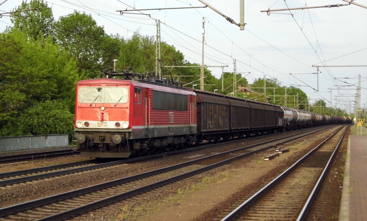 Am 13.05.2014 kam die  155 124-1 von der MEG 701 aus Richtung Magdeburg nach Niederndodeleben und fuhr weiter in Richtung Braunschweig .