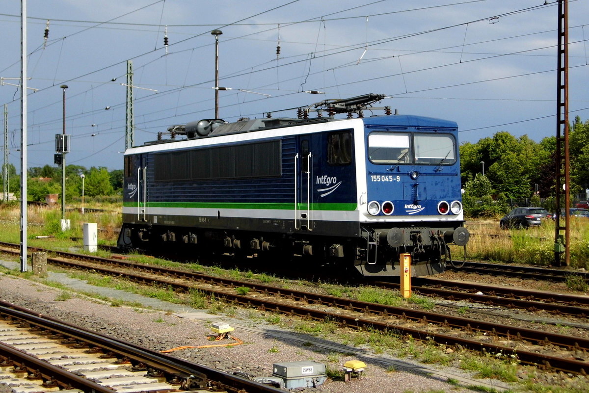 Am 13.07.2016 war die 155 045-9 von der IntEgro (Press) in Stendal abgestellt .