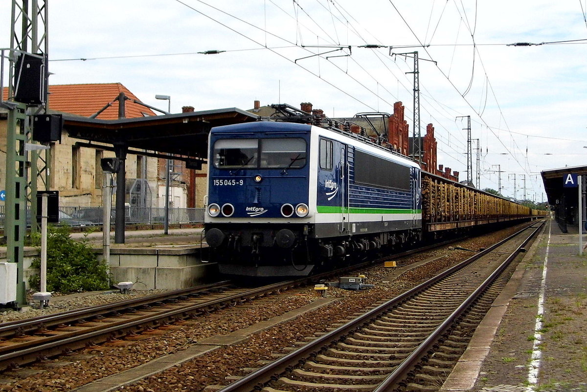 Am 16.07.2016 kam die  155 045-9 von der IntEgro (Press) aus Richtung Berlin nach Stendal und fuhr nach Borstel .