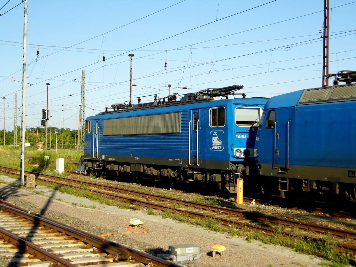 Am 18.07.2015  die 155 045-9    von der Press in Stendal .
