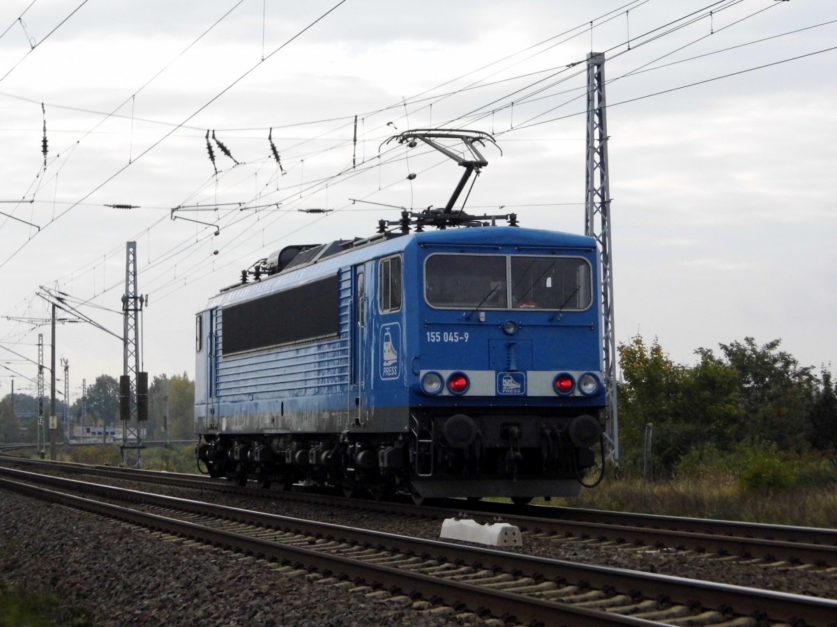Am 18.10.2015 Rangierfahrt von der 155 045-9 von der Press in Borstel .