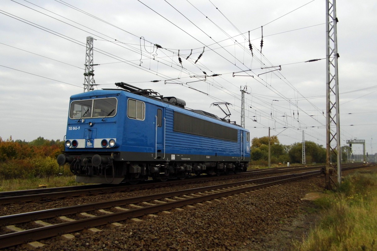 Am 18.10.2015 Rangierfahrt von der 155 045-9 von der Press in Borstel .