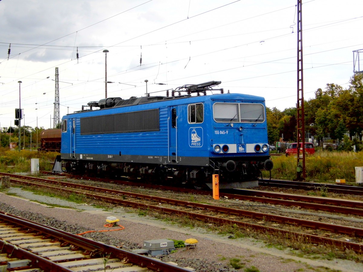 Am 25.09.2015 war die 155 045-9 von der Press   in Stendal abgestellt .