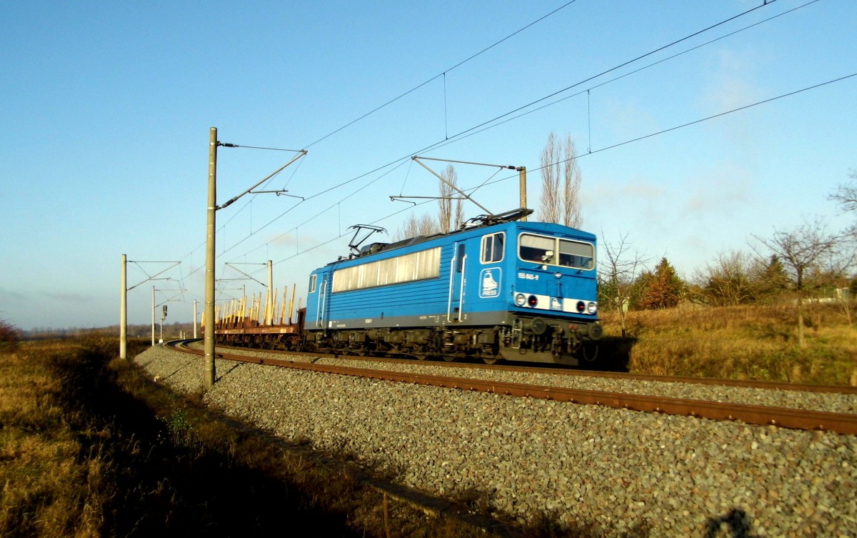 Am 26.11.2015 kam 155 045-9 von der Press aus Richtung Borstel und fuhr weiter in Richtung Stendal .