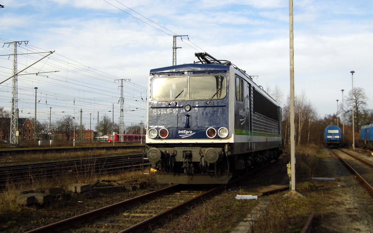 Am 27.03.2016   die 155 045-9 von der IntEgro (Press) in Stendal abgestellt .