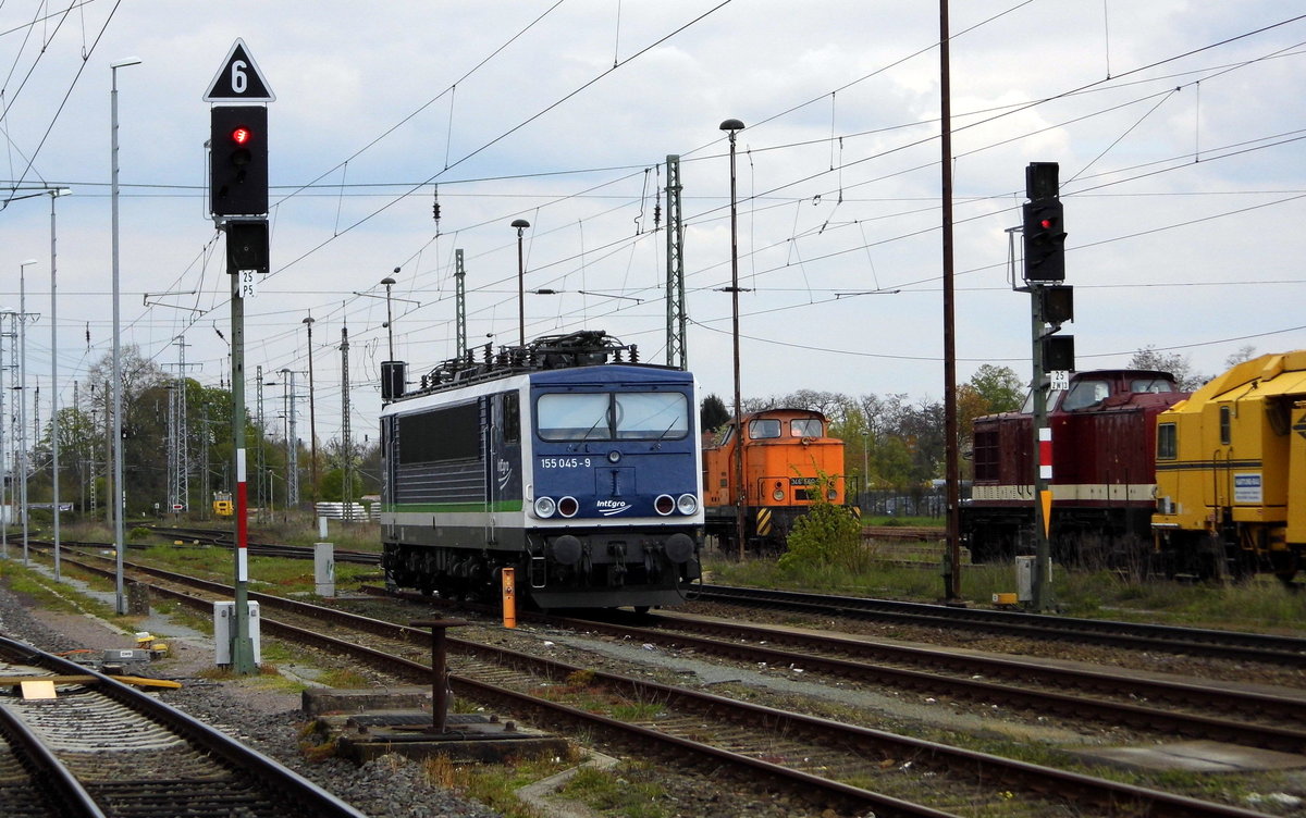 Am 29.04.2016 war die 155 045-9 von der IntEgro (Press) in Stendal abgestellt .
