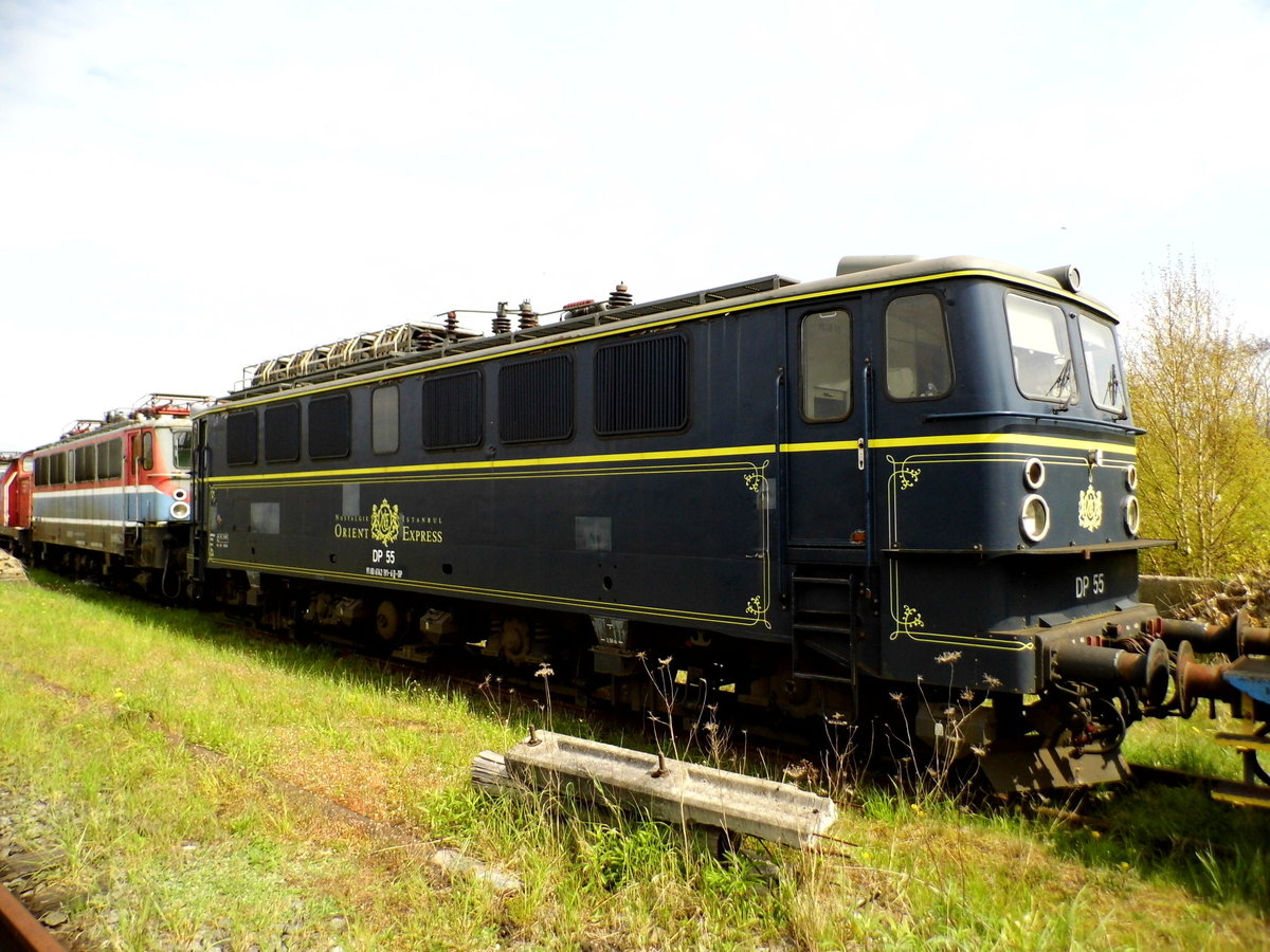 Am 30.04.2016 Frühlingsfest im Historischen Lokschuppen Wittenberge stand die  142 191-6 von der DP55(EGP)