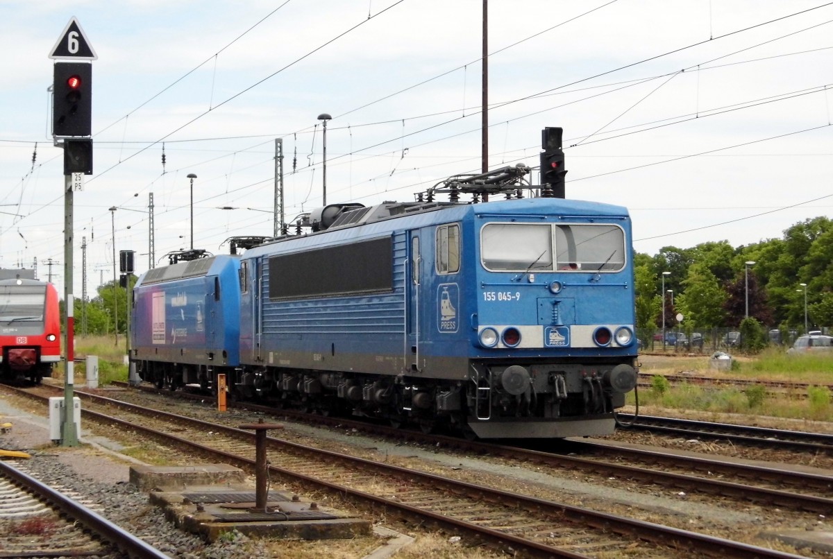Am 31.05.2015 waren  die 145 030-7 und  die 155 045-9 von der Press in Stendal abgestellt .